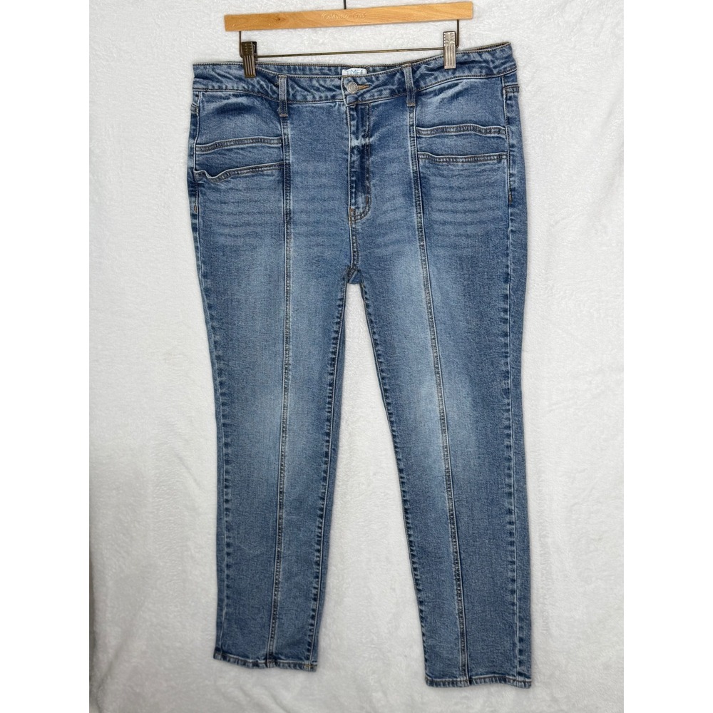 Time and Tru Women 14* Blue Skinny Jeans High Rise Seam Detail Stretch Denim